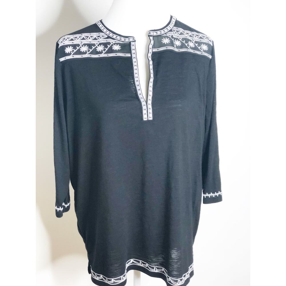 Urban Coco size medium black top white embroidery Tunic